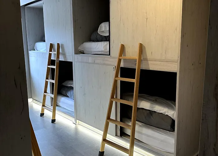 Sierra Nevada Hostel Хостел *